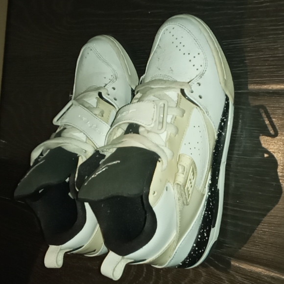 Jordans - Picture 4 of 4